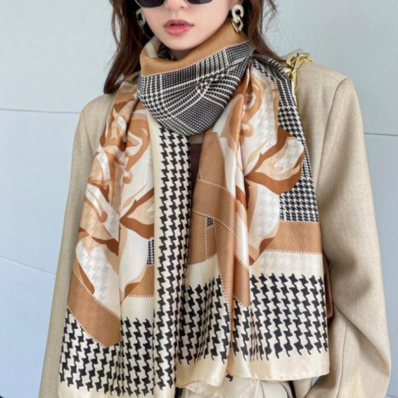 High quality long silk satin scarf 🧣 - Picture 2 of 3